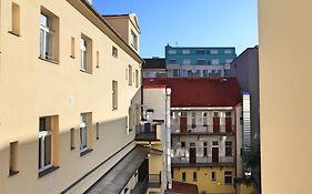 Angel City Aparthotel